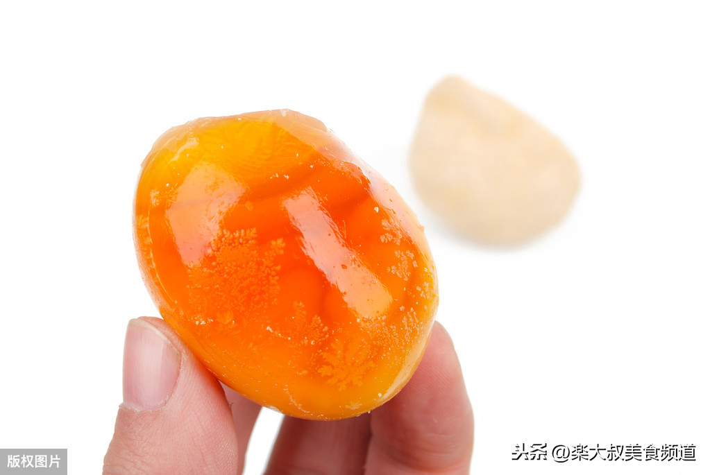 松花蛋的制作方法及配方（检验松花蛋质量常用的方法）