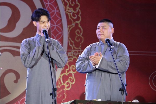 秦霄贤为什么突然火了 秦霄贤的相声功底怎么样