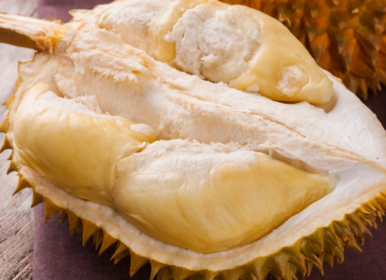 托曼尼榴莲和金枕的区别（图文讲解二者的本质区别）