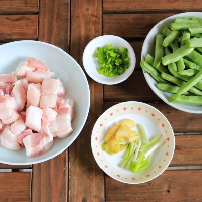四季豆烧肉做法（分享四季豆炖红烧肉的家常做法）