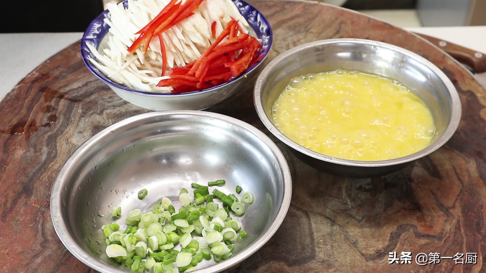 杏鲍菇炒鸡蛋的做法（软嫩入味杏鲍菇炒鸡蛋制作步骤）