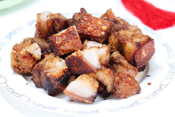 空气炸锅五花肉的做法（10分钟快手菜脆皮五花肉）