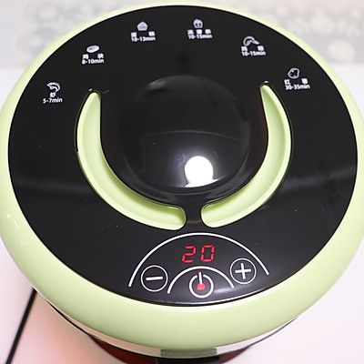 空气炸锅五花肉的做法（10分钟快手菜脆皮五花肉）