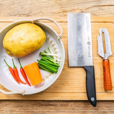 醋溜土豆丝的做法家常菜（百吃不厌的醋溜土豆丝）