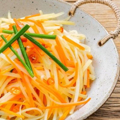 醋溜土豆丝的做法家常菜（百吃不厌的醋溜土豆丝）