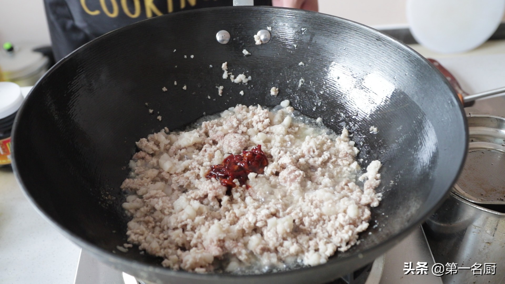 炸酱面做法（简单又好吃的炸酱面家常做法）