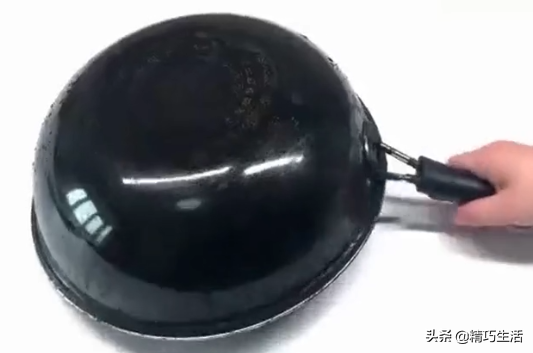 不粘锅烧焦了怎么样去除焦（快速去除黑焦的有效方法）