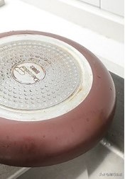 不粘锅烧焦了怎么样去除焦（快速去除黑焦的有效方法）