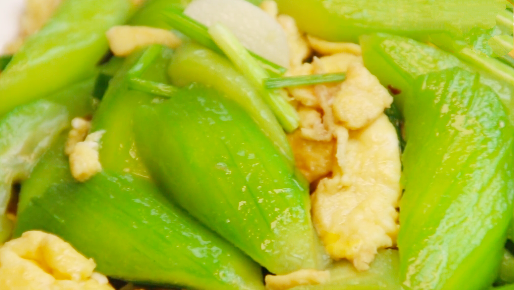 丝瓜炒鸡蛋怎么炒好吃（丝瓜炒鸡蛋的正确做法）