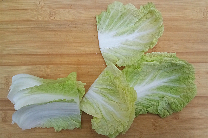 蒸白菜的做法（好吃又美味蒸白菜卷的详细步骤分享）