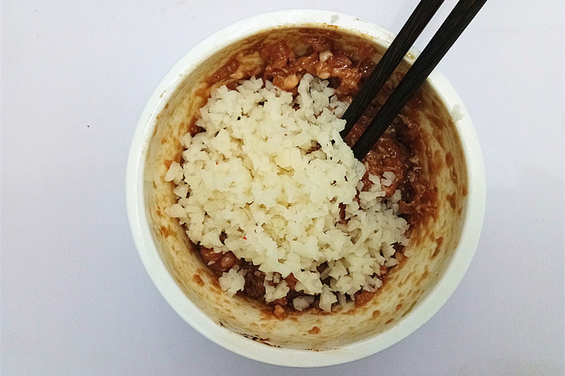 蒸白菜的做法（好吃又美味蒸白菜卷的详细步骤分享）