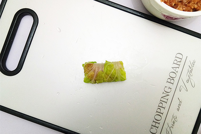 蒸白菜的做法（好吃又美味蒸白菜卷的详细步骤分享）
