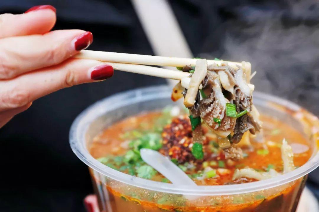 水爆肚的做法（附京味麻芝酱味碟及红油味碟调制）