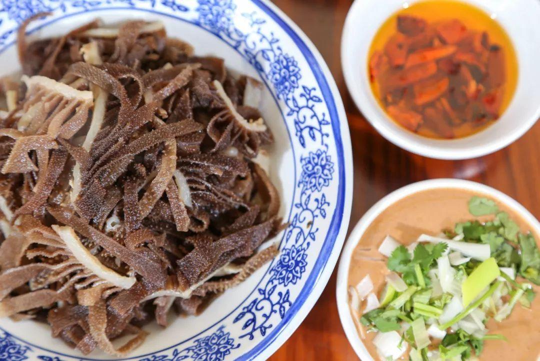 水爆肚的做法（附京味麻芝酱味碟及红油味碟调制）