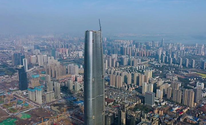 武汉第一高楼1300米是真的吗（武汉第一高楼层数讲解）