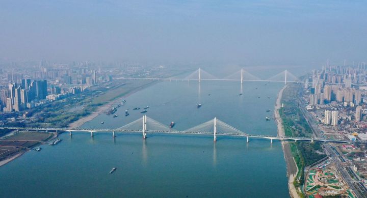 武汉第一高楼1300米是真的吗（武汉第一高楼层数讲解）