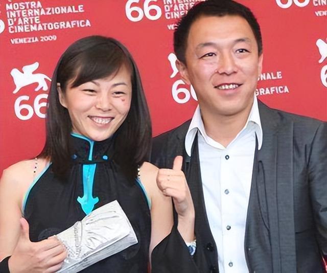 黄渤老婆（现阿尔兹海默症的父亲让他心碎）