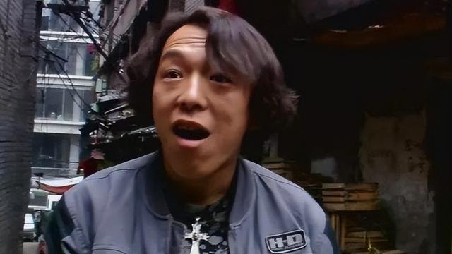 黄渤老婆（现阿尔兹海默症的父亲让他心碎）