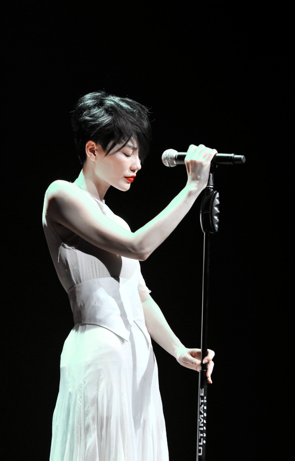 王菲绯闻婚史大揭秘 王菲和几个男人睡过