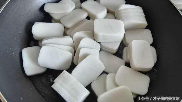 糖炒年糕的做法窍门（糖炒年糕烹饪教程分享）