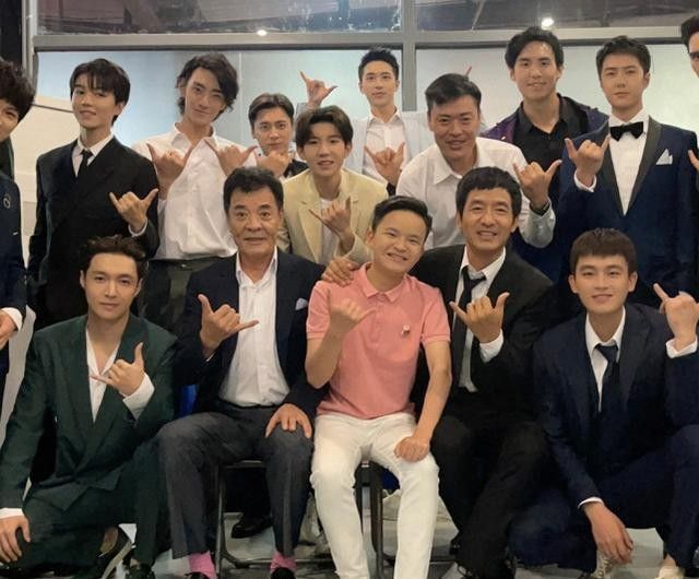 国字脸男生太丑了（国字脸撑起门面，小鲜肉引领美的潮流）