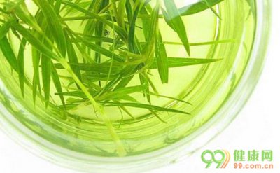 ​竹叶泡水喝的功效与作用（竹叶泡水喝的功效）