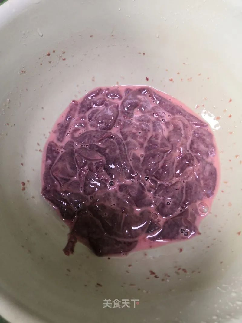 猪肝怎么煮好吃又嫩（猪肝菠菜番茄汤营养满满）