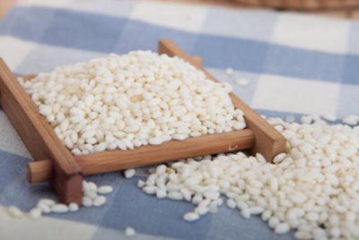 ​糯米可以用电饭锅煮吗?可以，煮前浸泡(支链淀粉含量高)