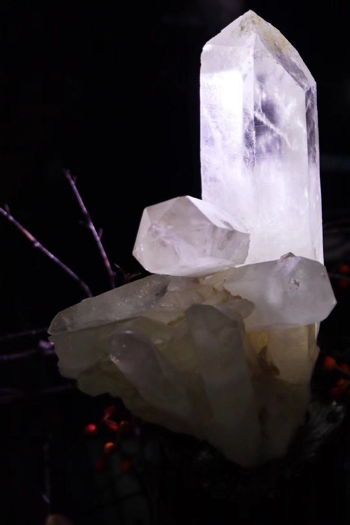 白水晶簇的作用和功效（白水晶柱的主要功能介绍）