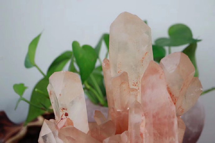 白水晶簇的作用和功效（白水晶柱的主要功能介绍）