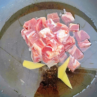 西红柿炖牛腩的步骤（番茄炖牛腩教程分享）