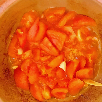 西红柿炖牛腩的步骤（番茄炖牛腩教程分享）