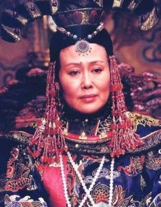 ​盘点太后专业户，有人狠辣，有人端庄，她年过五十依旧美艳！