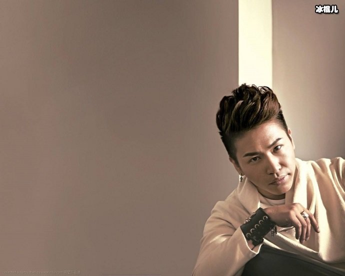 欧弟写真，一本正经的欧弟很帅。