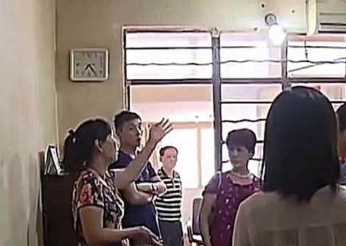 真有送自己老婆和别人（他将百万房产送给别人老婆）