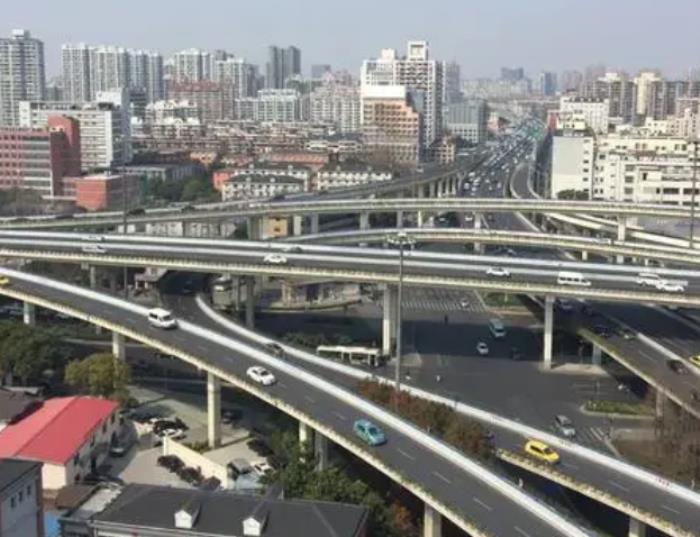 真有送自己老婆和别人（他将百万房产送给别人老婆）