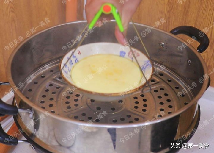 清蒸鸡蛋怎么做好吃又嫩（清蒸鸡蛋最好吃的3种做法）