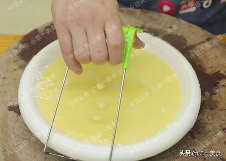 清蒸鸡蛋怎么做好吃又嫩（清蒸鸡蛋最好吃的3种做法）