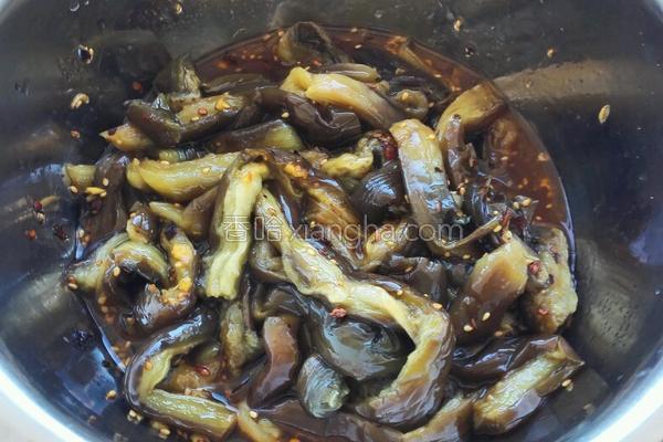 冻茄子怎么做好吃又简单（冻茄子浇汁制作教程分享）