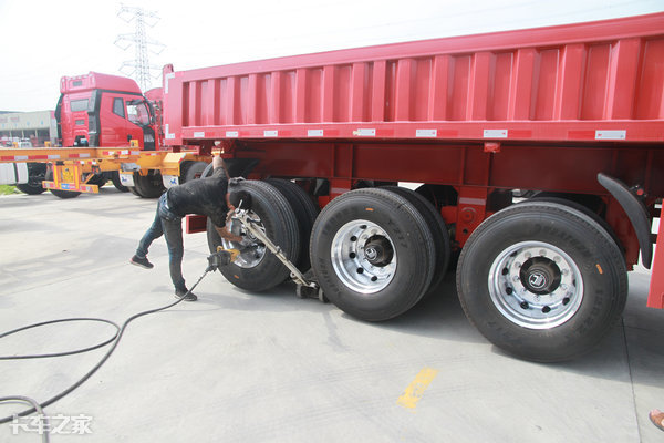 压力单位psi是什么意思（关于卡车轮胎的胎压）