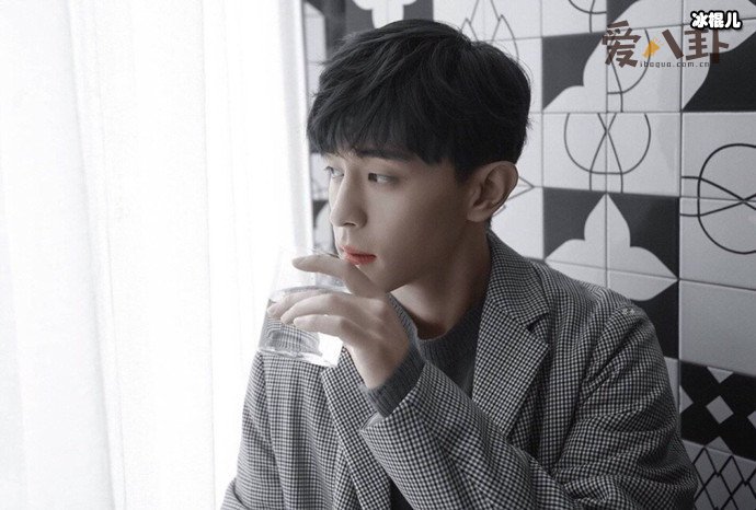 邓伦情史及择偶观