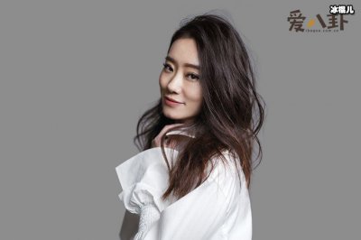 ​张小斐靠露肉上位，公开场合走光是故意为之还是无意