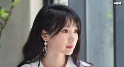 ​柳岩辟谣买十套房的事情！背后的真相没想到是这样的心疼柳岩！