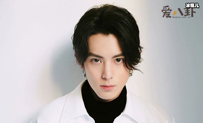 王鹤棣被曝恋情