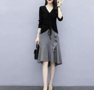 ​肉色连衣裙配什么外套(肉色裙子配什么颜色上衣)