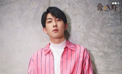 ​代云帆为何出道资源那么好？背后是有什么强大的背景吗？