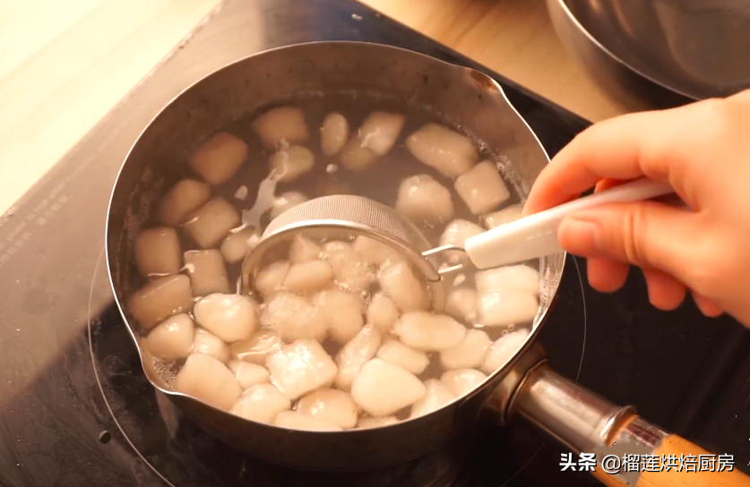 速冻芋圆怎么煮好吃(浓郁Q弹的芋圆做法)