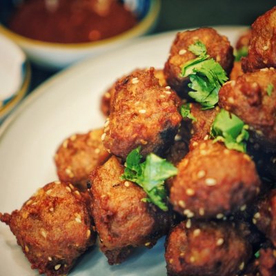 炸丸子怎么做（外酥里嫩的干炸丸子最简单做法）