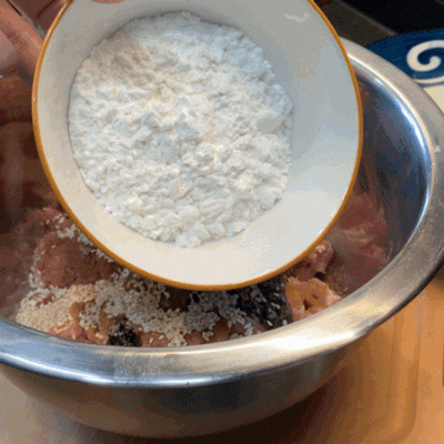 炸丸子怎么做（外酥里嫩的干炸丸子最简单做法）