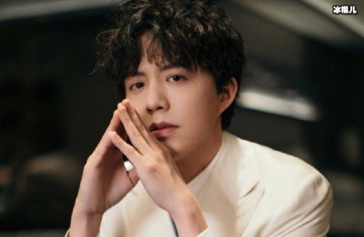 ​李云迪个人资料被扒， 被曝和前妻纠缠不清现女友并不知情